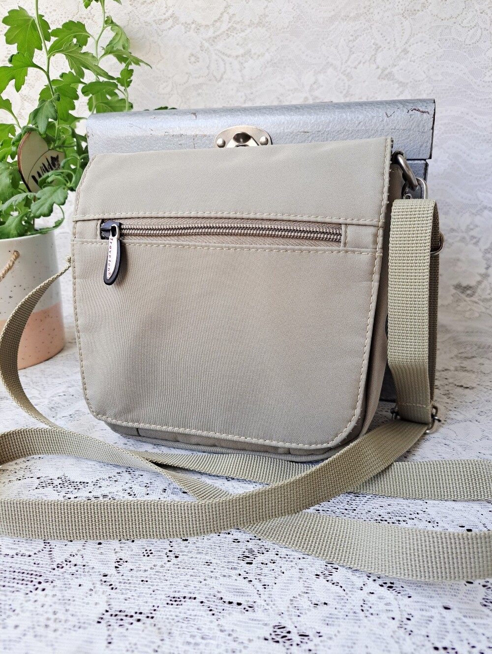 Unisex Travelon Anti-theft Crossbody Bag Wallet Lightweight Water Resistant